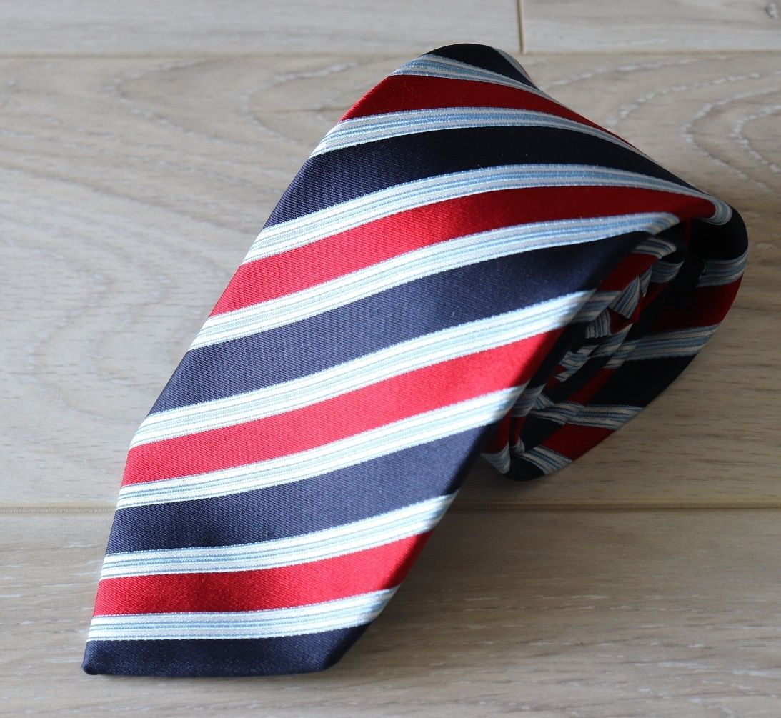 イタリア製HOLLIDAY＆BROWNのネクタイです。イタリア製 - ネクタイ