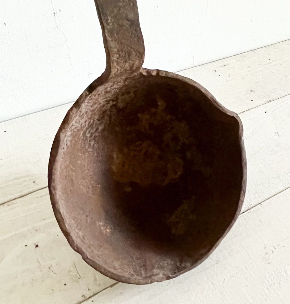 フランスアンティークアイアンレードル1|アトリエインテリアショップコーディネート店舗内装建築住宅空間デザインディスプレイ錆オブジェ