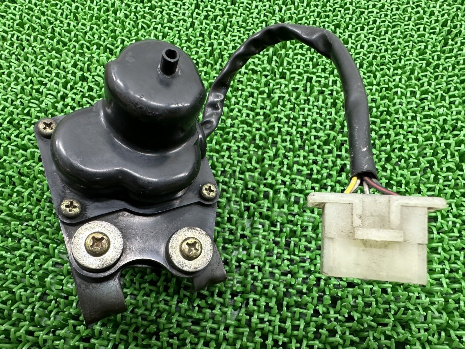 TZR250 1kt 新品未使用YPVS、冷却水ポンプ廻り部品　【バラ売り不可】 TZR250 排気バルブモーター 1KT ヤマハ 純正 中古 YPVS 排気
