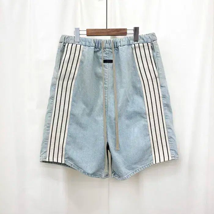 FEAR OF GOD フィアオブゴッド 8th ストライプ デニム ショートパンツ