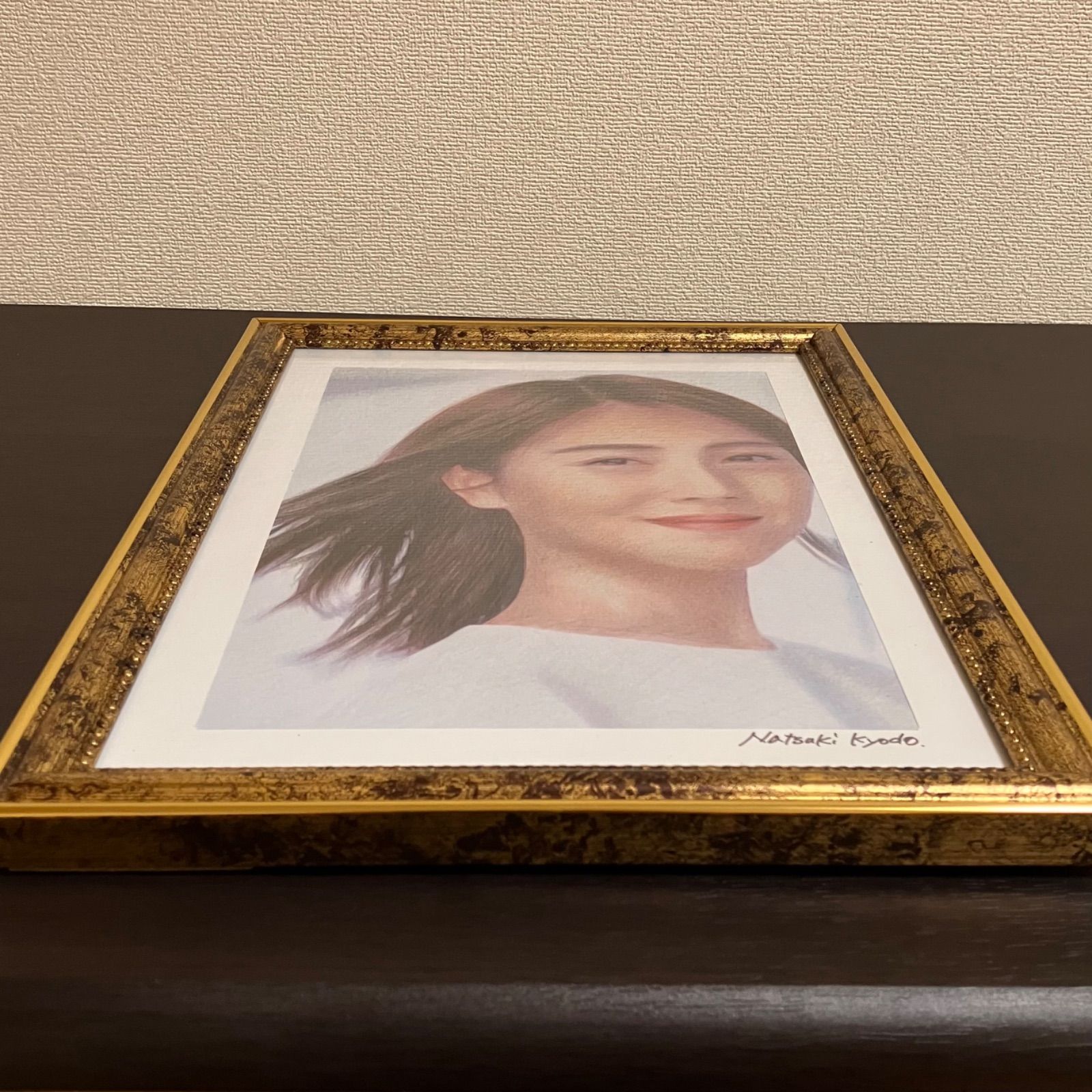 女優画16 額装品　額縁寸法32.7㎝×24.0㎝×1.5㎝　色鉛筆画　定款付 女優画29 額装品 額縁寸法32.7cm×24.0cm カラー着色 定款付
