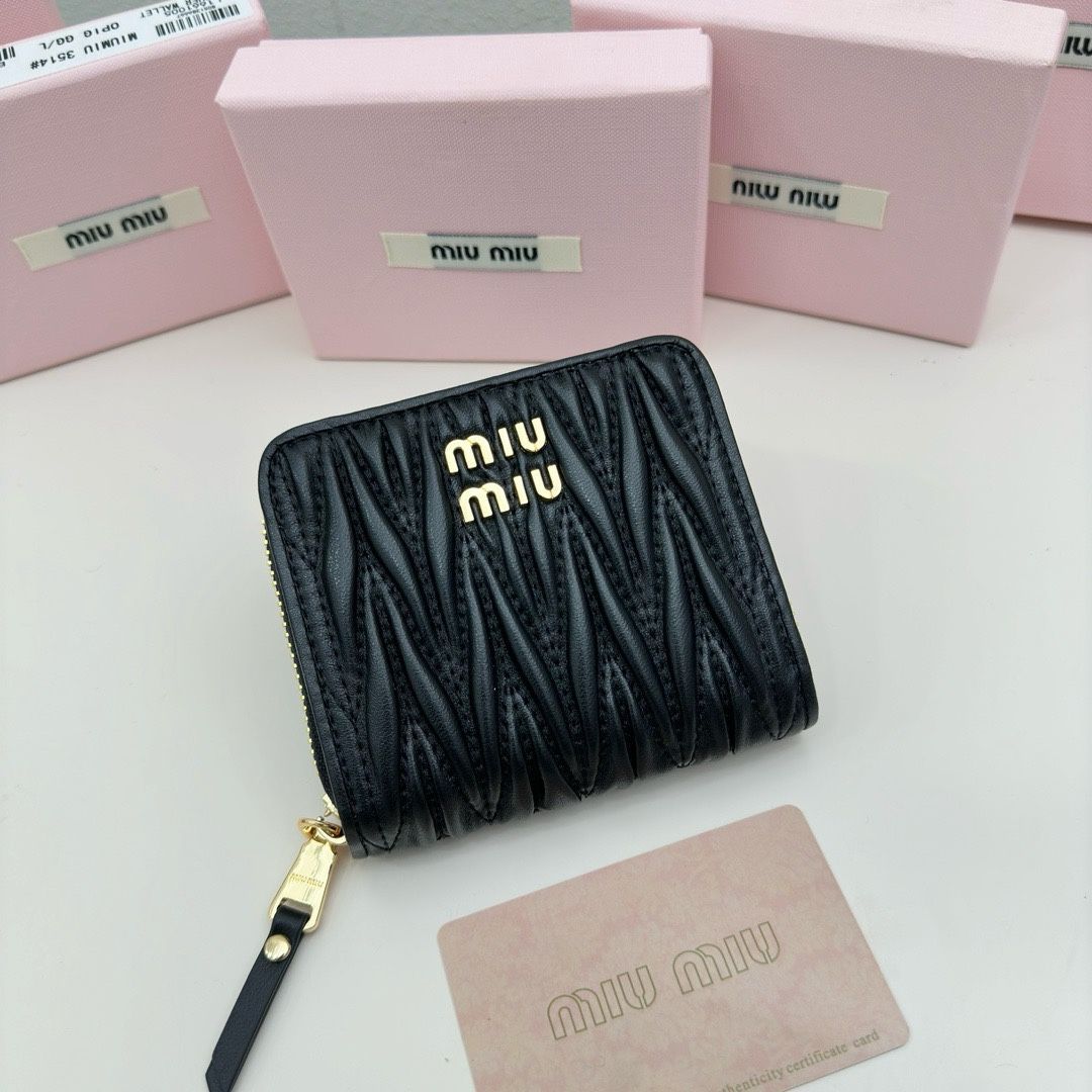 新品✨ MIU MIU ミュウミュウ 小銭入れ コインケース マテラッセ ミニ