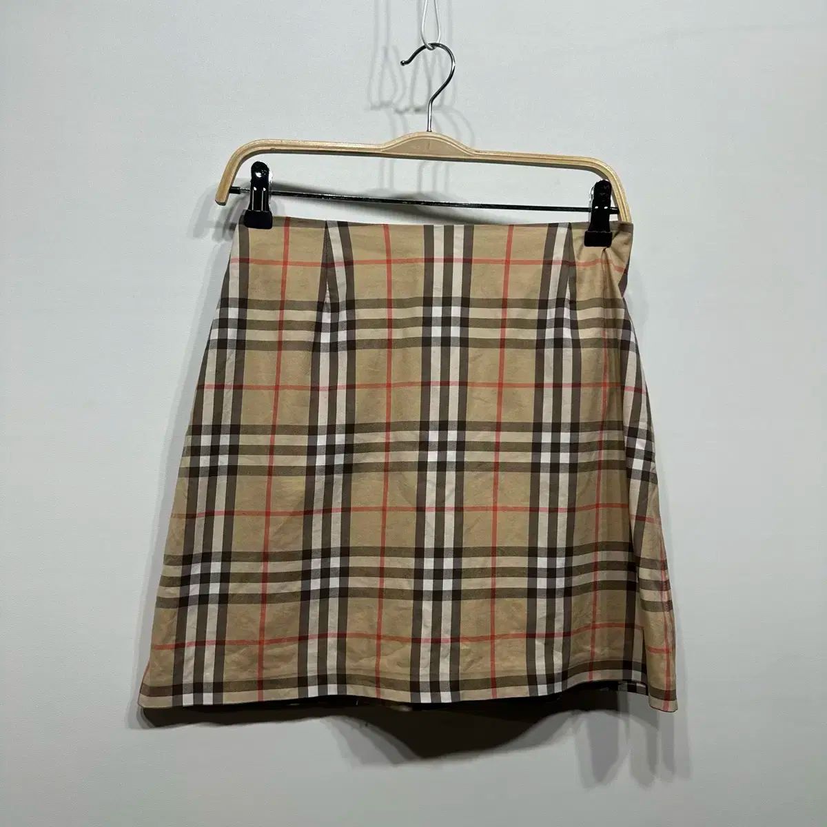 バーバリー ミニスカート 販売しています
