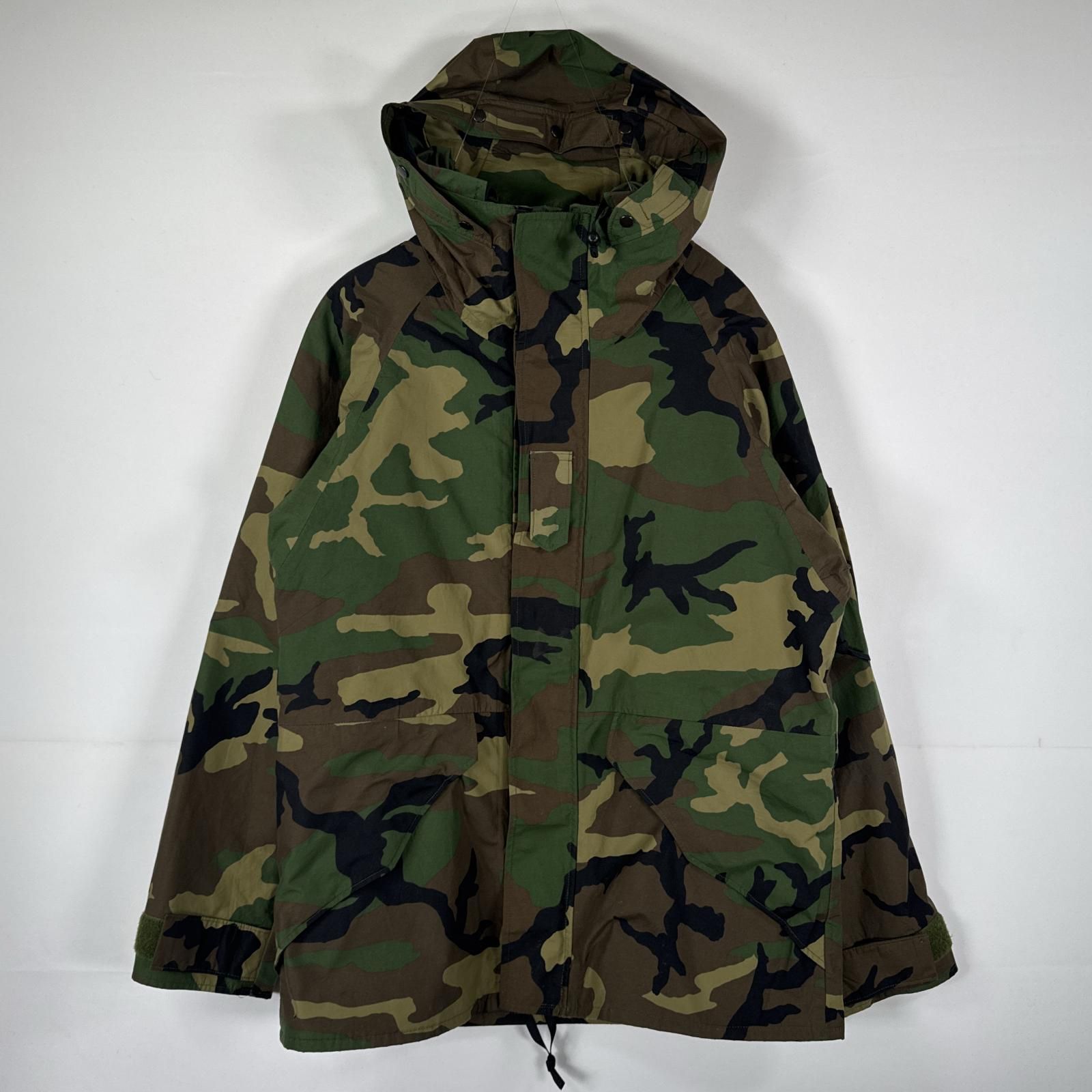 古着 ミリタリージャケット ECWCS GORE-TEX ウッドランドカモ 米軍 実物 ゴアテックスパーカー カモフラ 迷彩 medium  regular  メンズ