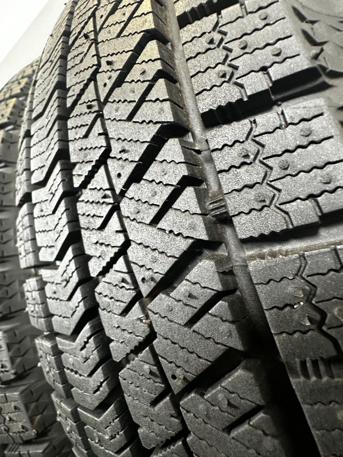 冬タイヤ スタッドレス