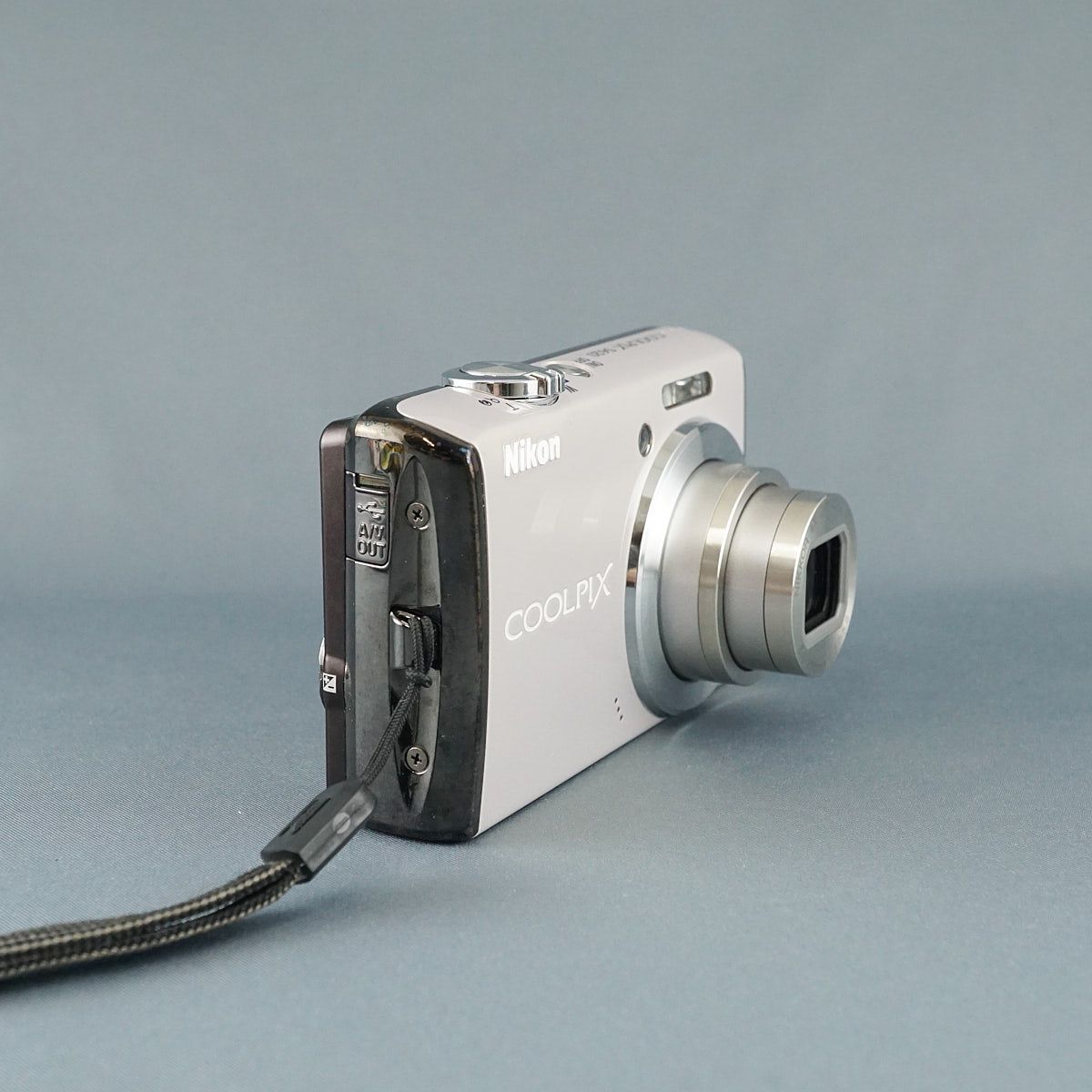 Nikon COOLPIX S620 デジタルカメラ USED美品 本体+バッテリー 光学4倍