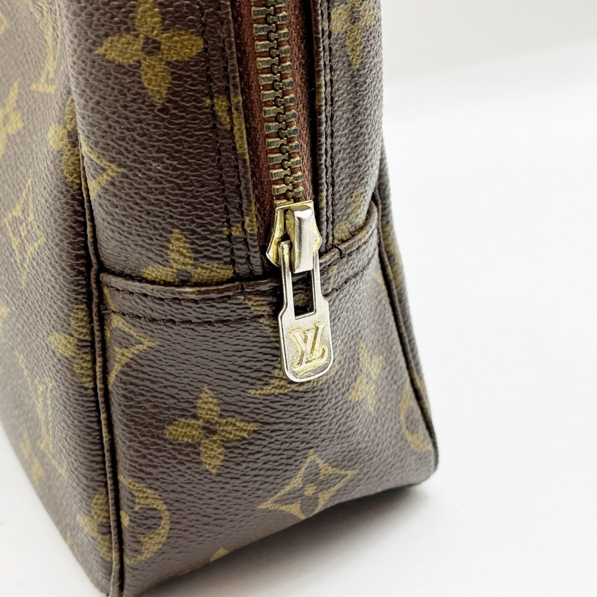 LOUIS VUITTON ルイヴィトン モノグラム トゥルーストワレット28 ポーチ クラッチバッグ セカンドバッグ M47522 DECORATOM_COM_BR