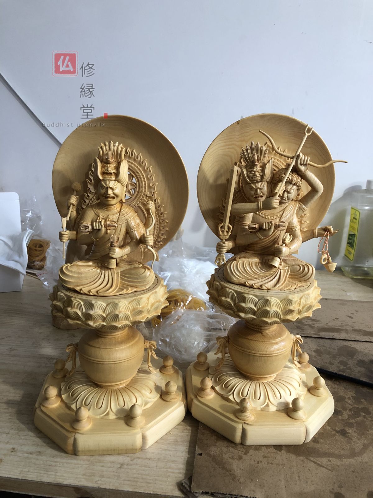 修縁堂】最高級 木彫り 仏像 愛染明王座像 一刀彫 天然木檜材