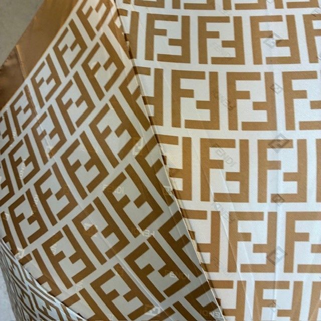 【美品✨️】フェンディ 長傘 ズッカ柄 総柄 FFロゴ ゴールド金具 フェンディ FENDI FF総柄 ホワイトゴールド アンブレラ ズッカ