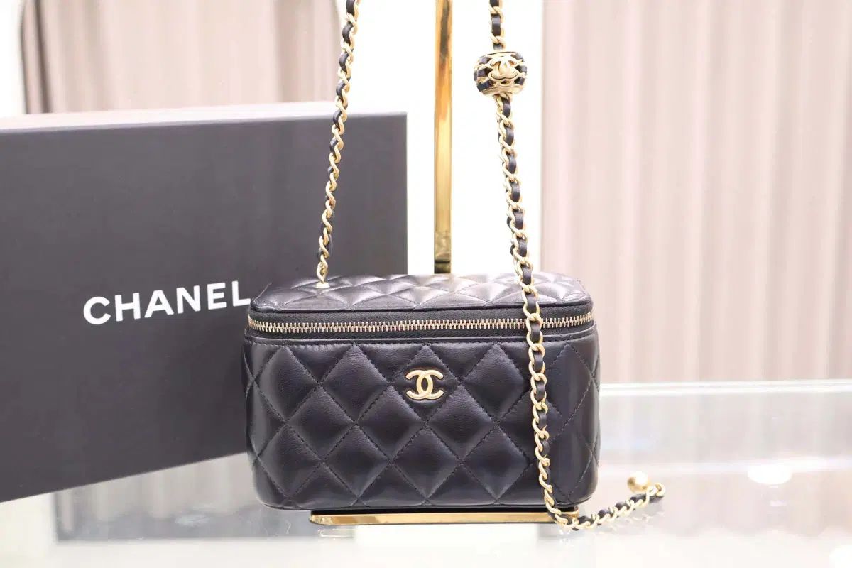 Chanel(シャネル) ゴールドボール バニティ チェーン クロス