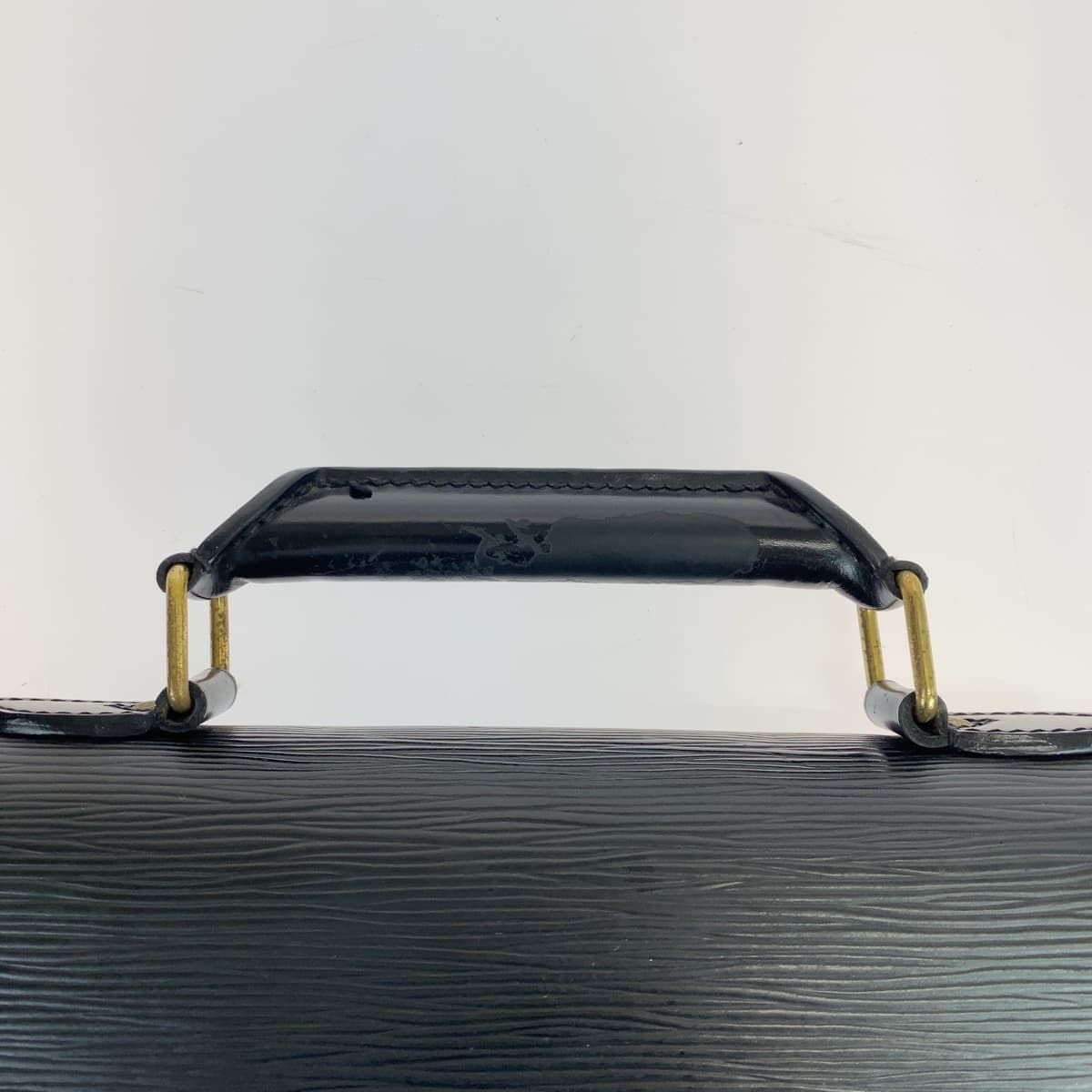 LOUIS VUITTON ルイヴィトン エピ セルヴィエット コンセイエ