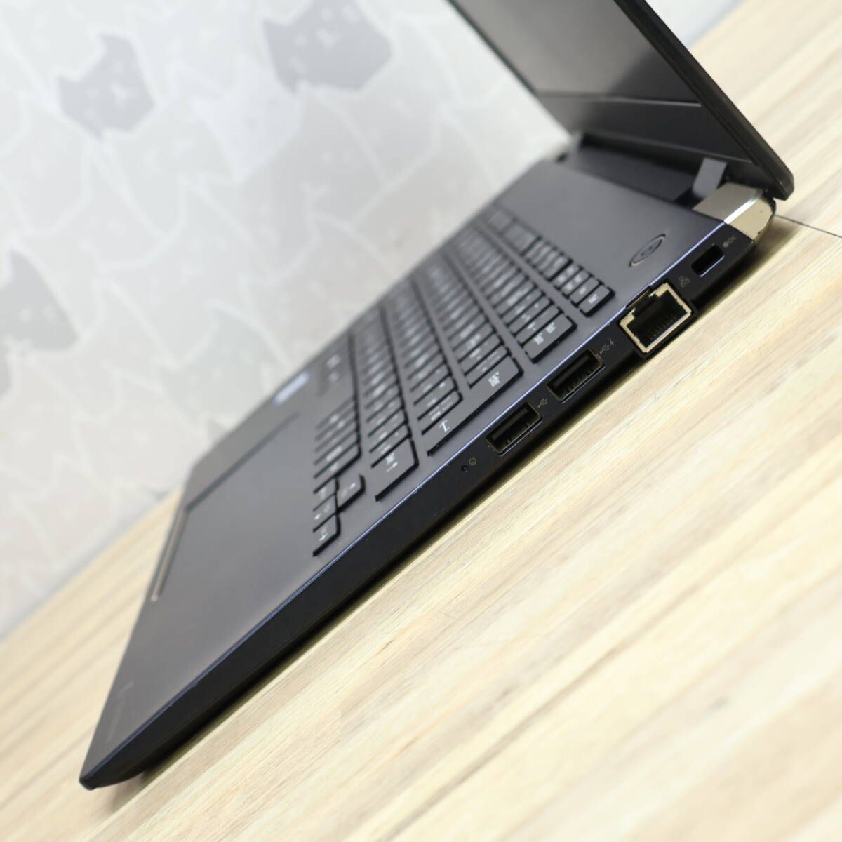 中古タッチパネル高性能10世代i3！M.2 NVMeSSD128GB PC156 ☆2in1☆超美品 10世代4コアi5！NVMeSSD256GB メモリ8GB☆U9310X/