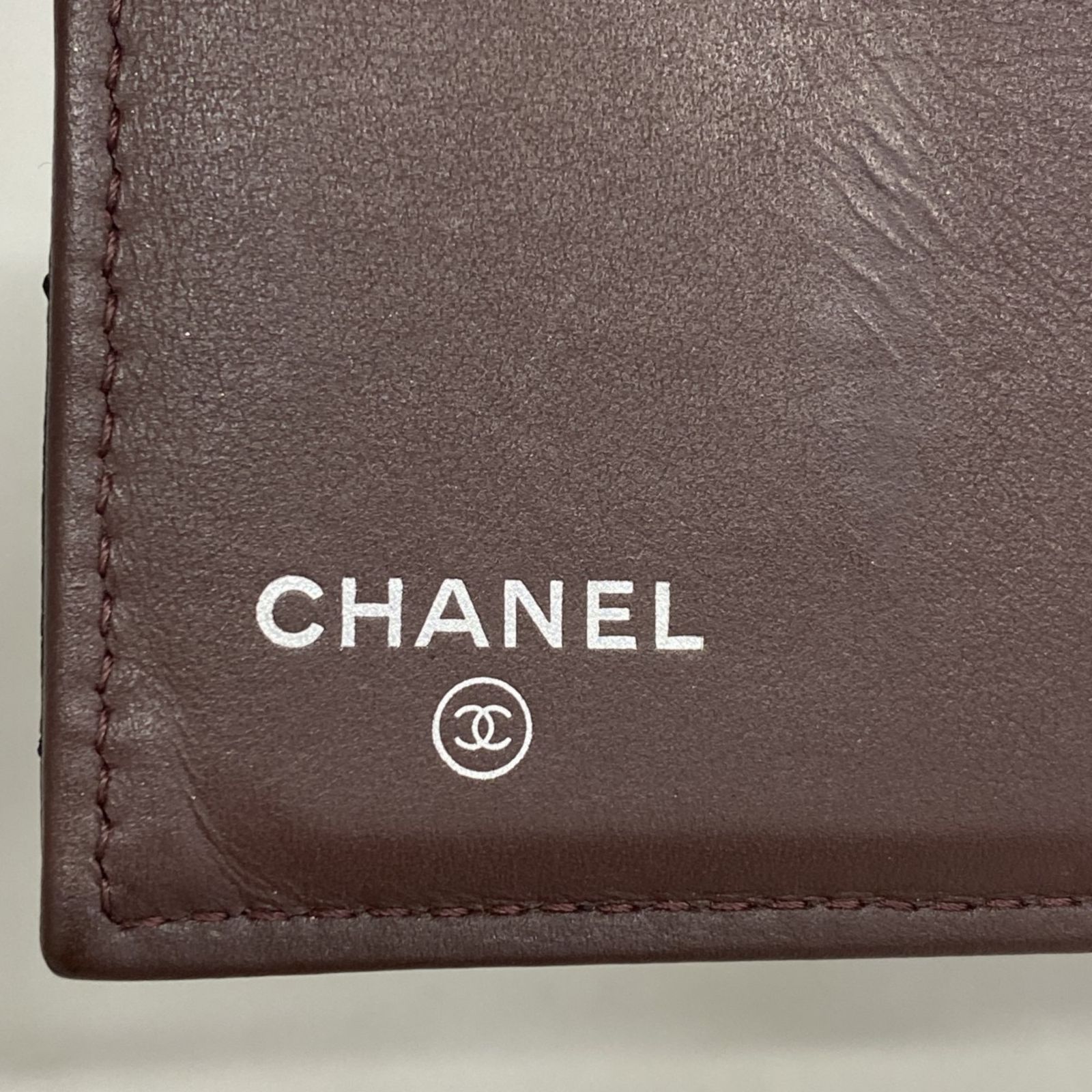 シャネル(Chanel) シャネル 三つ折り財布 Vステッチ キャビア