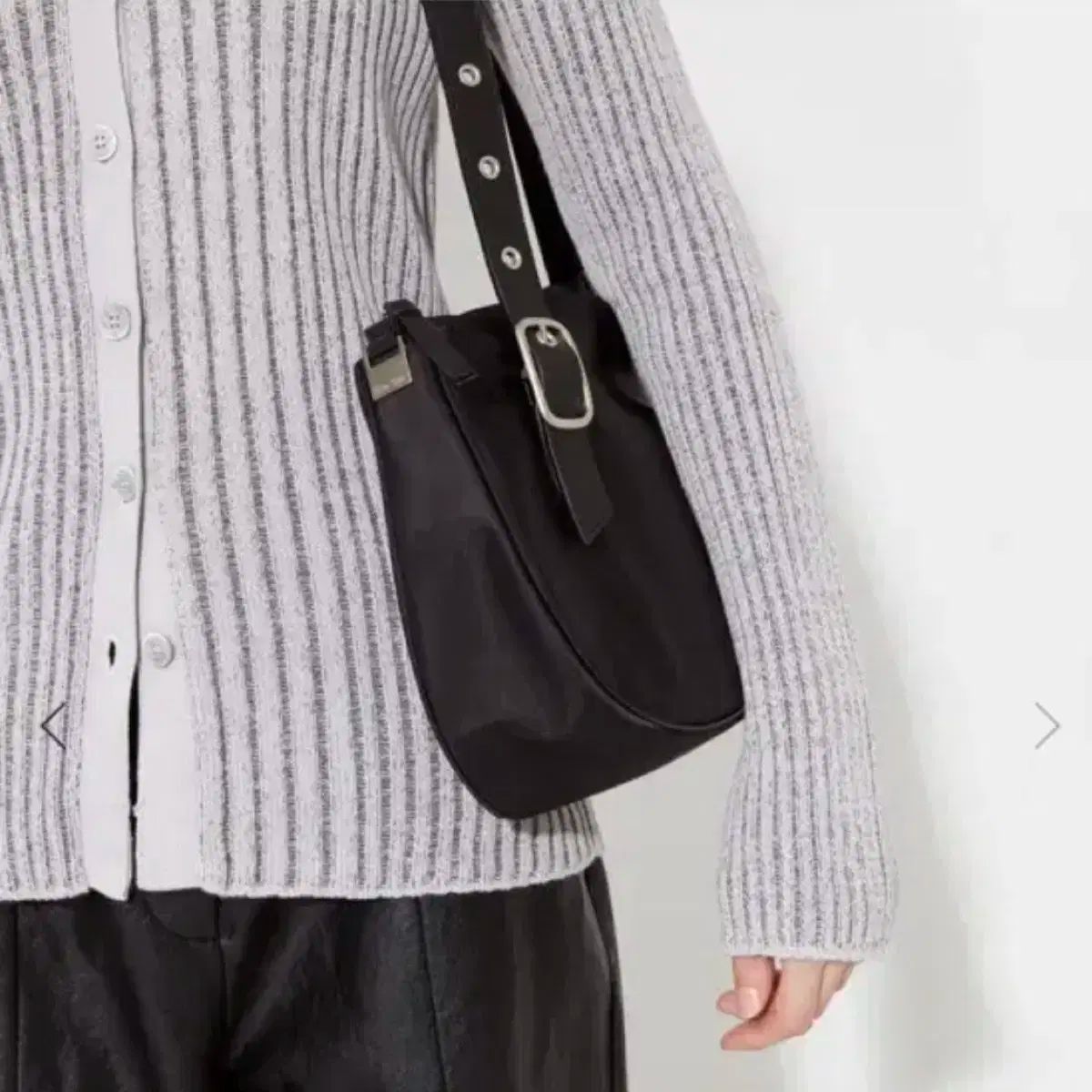 ロウタイド ベルト付きバッグ