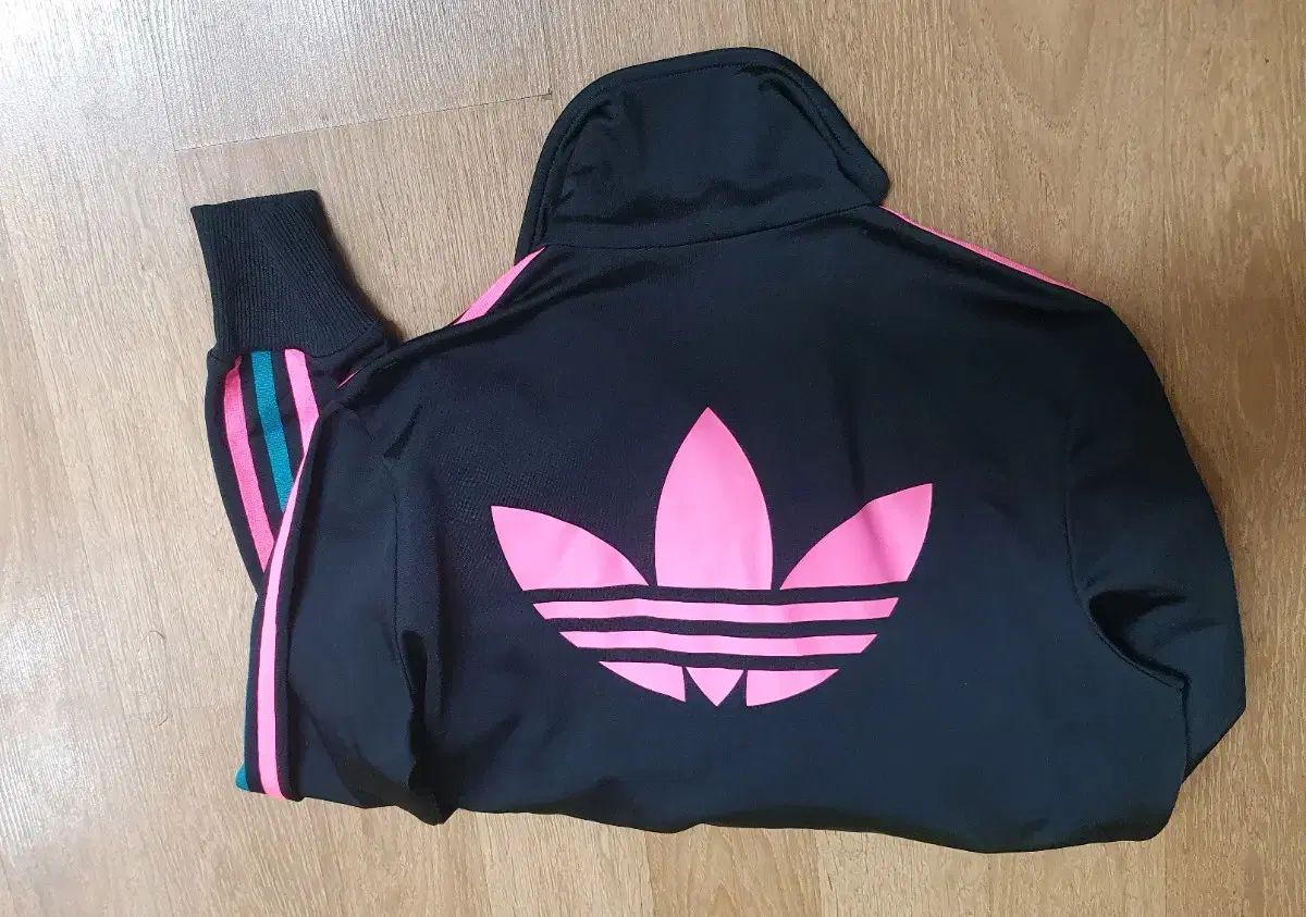 3本線 ジャージ