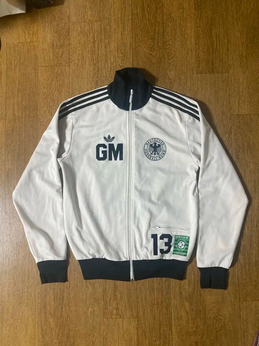 アディダス ORIGINALS西ドイツ代表 ゲルト・ミュラー ジャージ Mサイズ