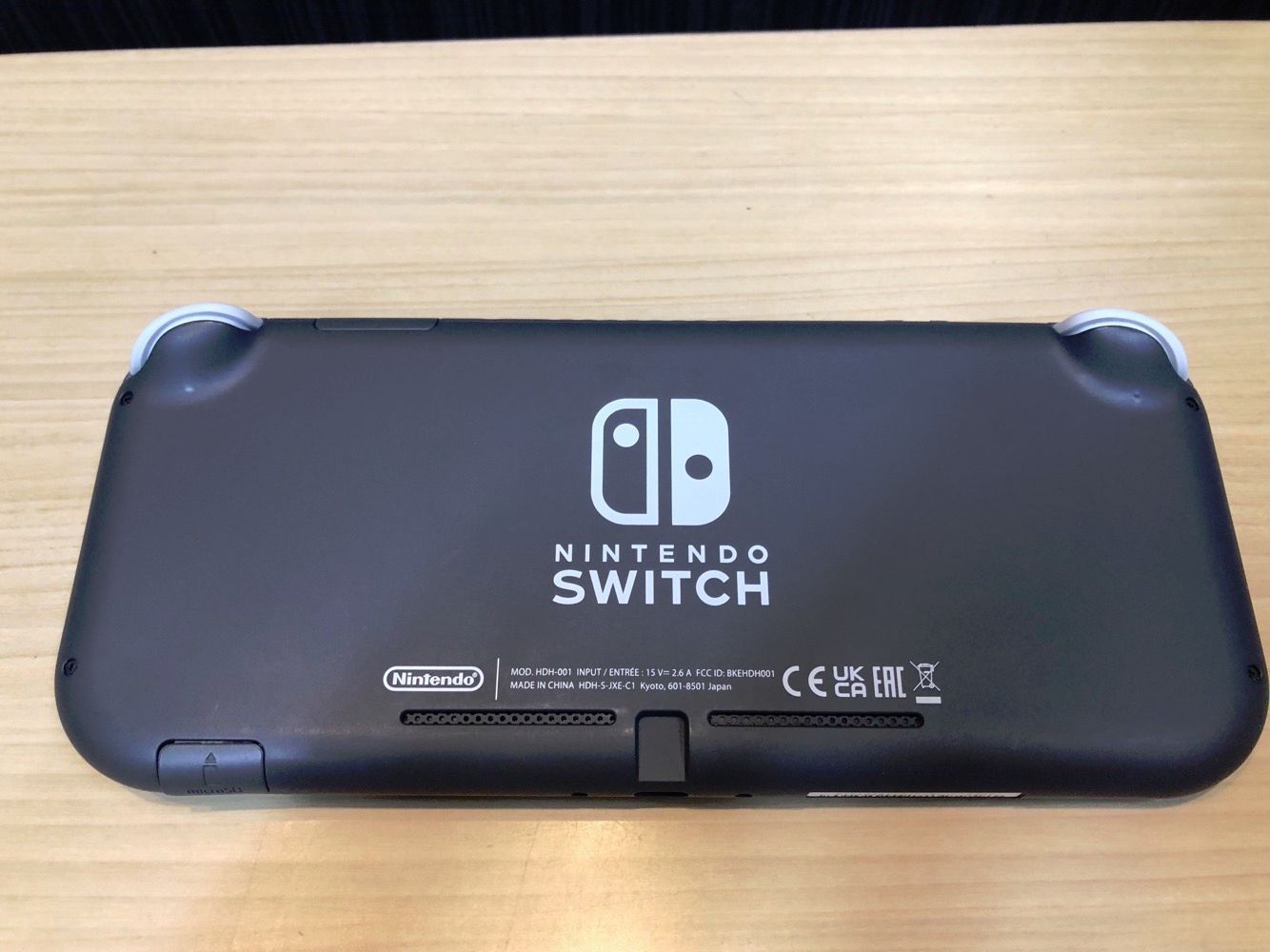 m1208111】 任天堂 SWITCH Lite HDH-001 本体 グレー ジャンク 美品