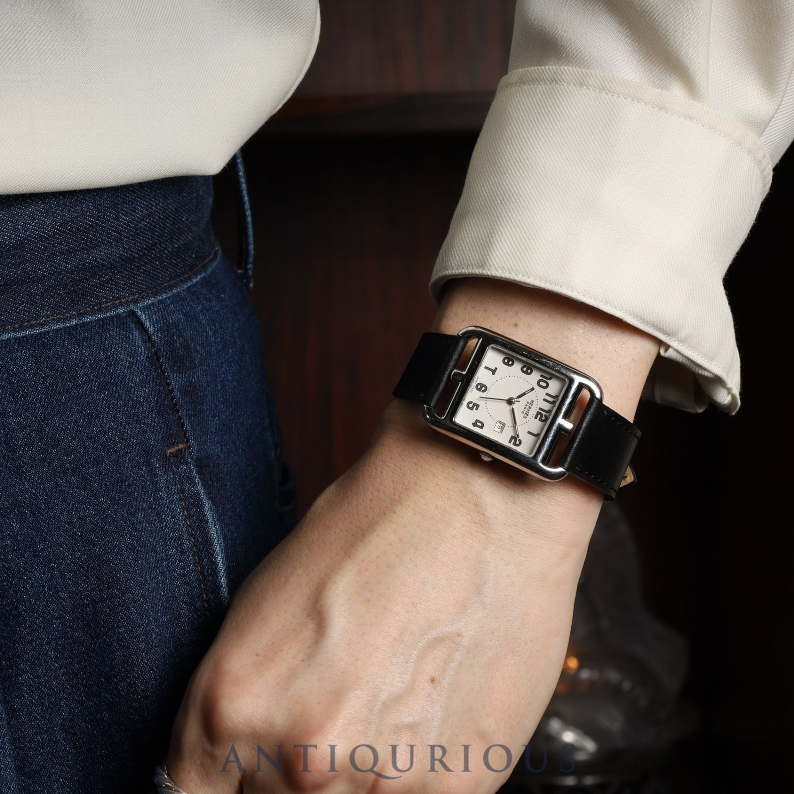 1円 稼働 良品 エルメス QZ CC2.710 ケープコッド ドゥブルトゥール 白文字盤 デイト スクエア アラビア メンズ腕時計 9731700KYM エルメス ケープコッド CC1.710 グレー ユニセックス 時計 中古