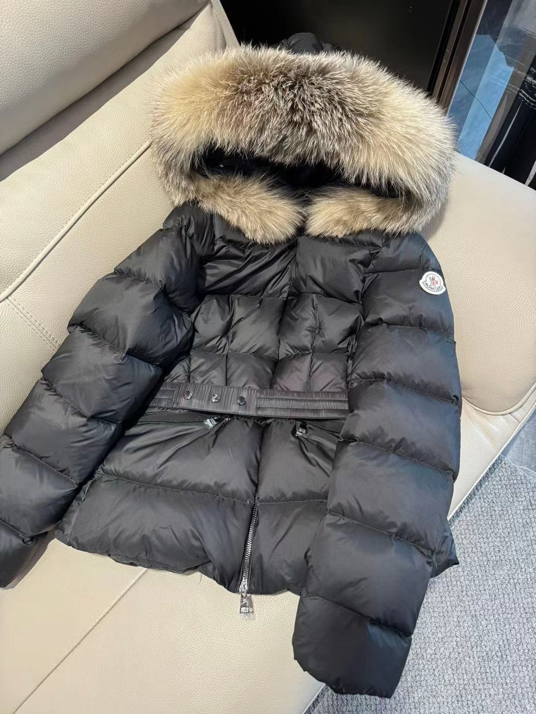 MONCLERモンクレール 黒 ダウンジャケット フード付き｜ ｜ -WTO輸入0