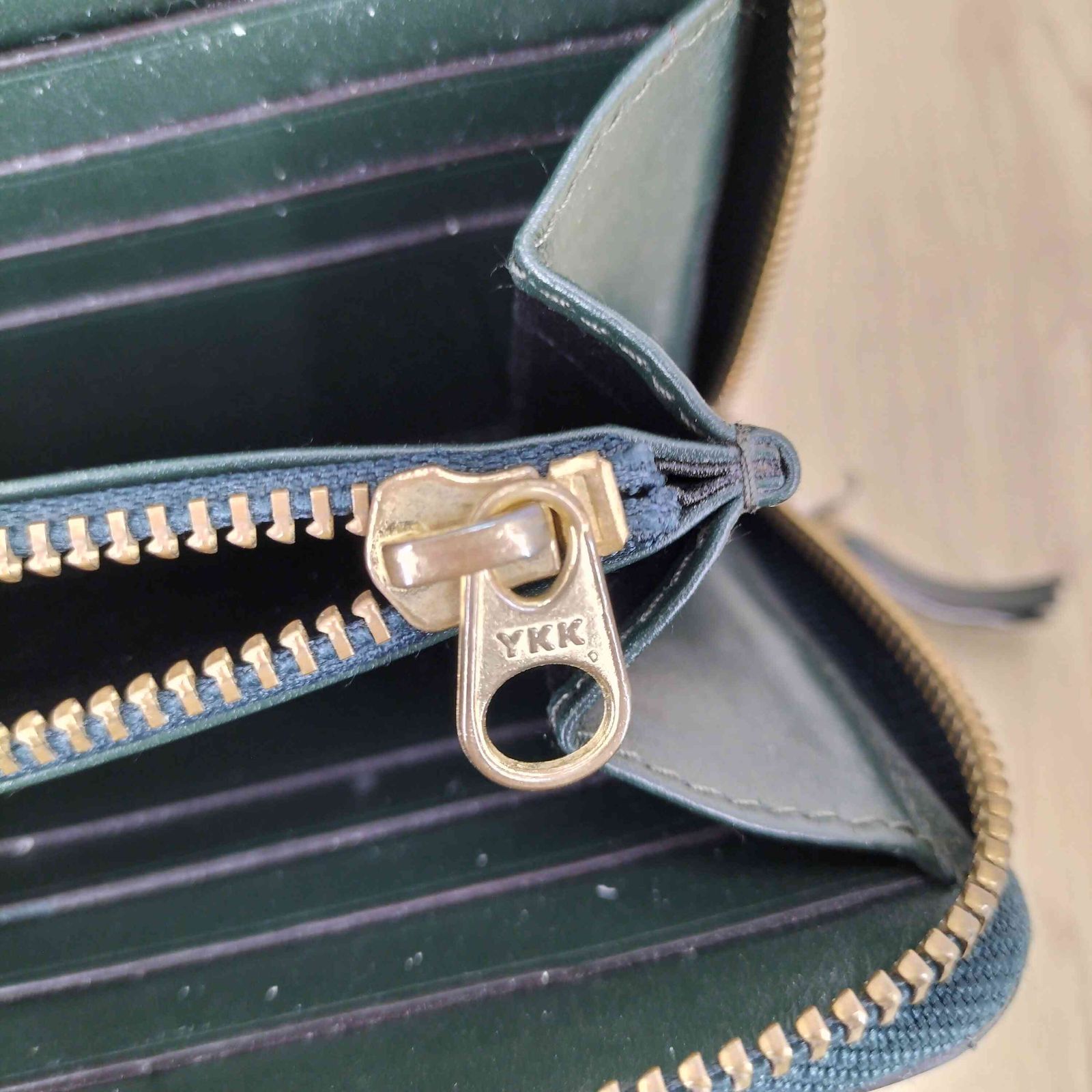 COMME des GARCONS(コムデギャルソン) スペイン製 レザー 長財布 メンズ 表記無 【中古】【ブランド古着バズストア】 コムデギャルソン COMME des GARCONS スペイン製 レザー 長財布 メンズ