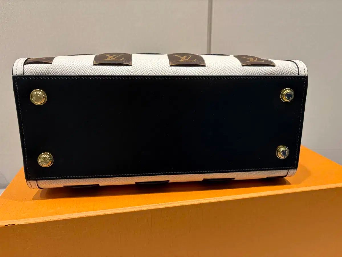 ˏˋお値下げしましたˎˊ˗BVLGARI クラッチ手提げチェーン付き