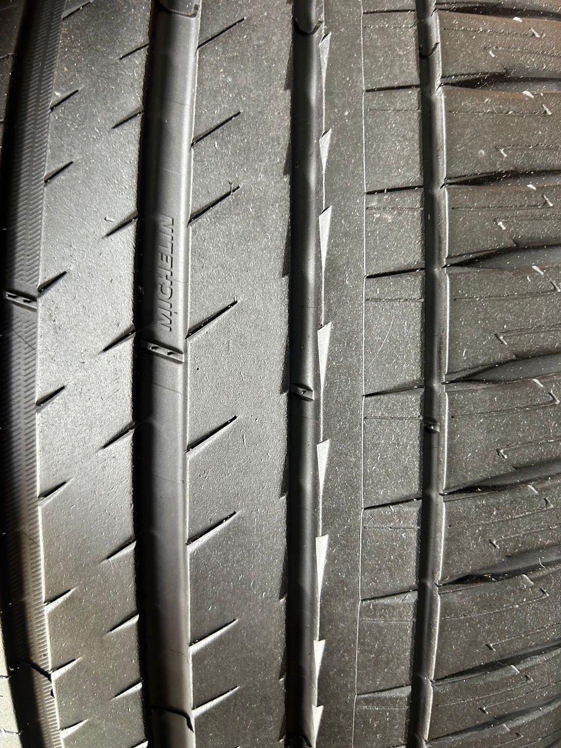 製造 溝7～7.5分山 MICHELIN PILOT SPORT4 SUV 4本 235 50R21 パンク修理跡1ヶ所有り ASP3189