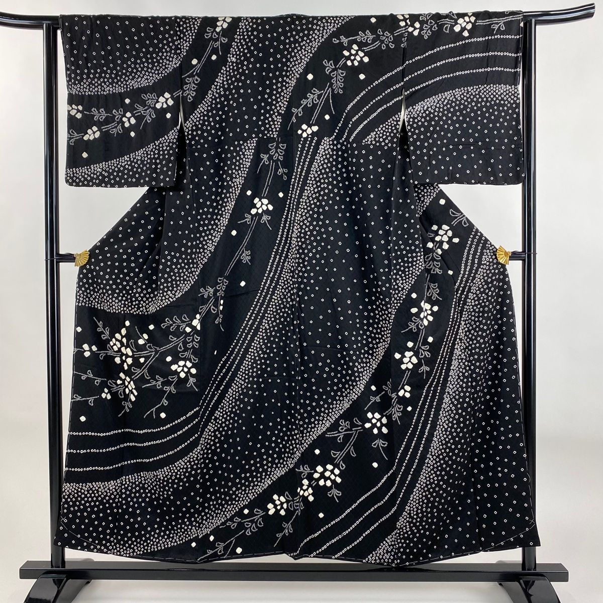 訪問着 身丈154cm 裄丈63cm S 袷 やまと 草花 幾何学 絞り 黒 正絹 秀品