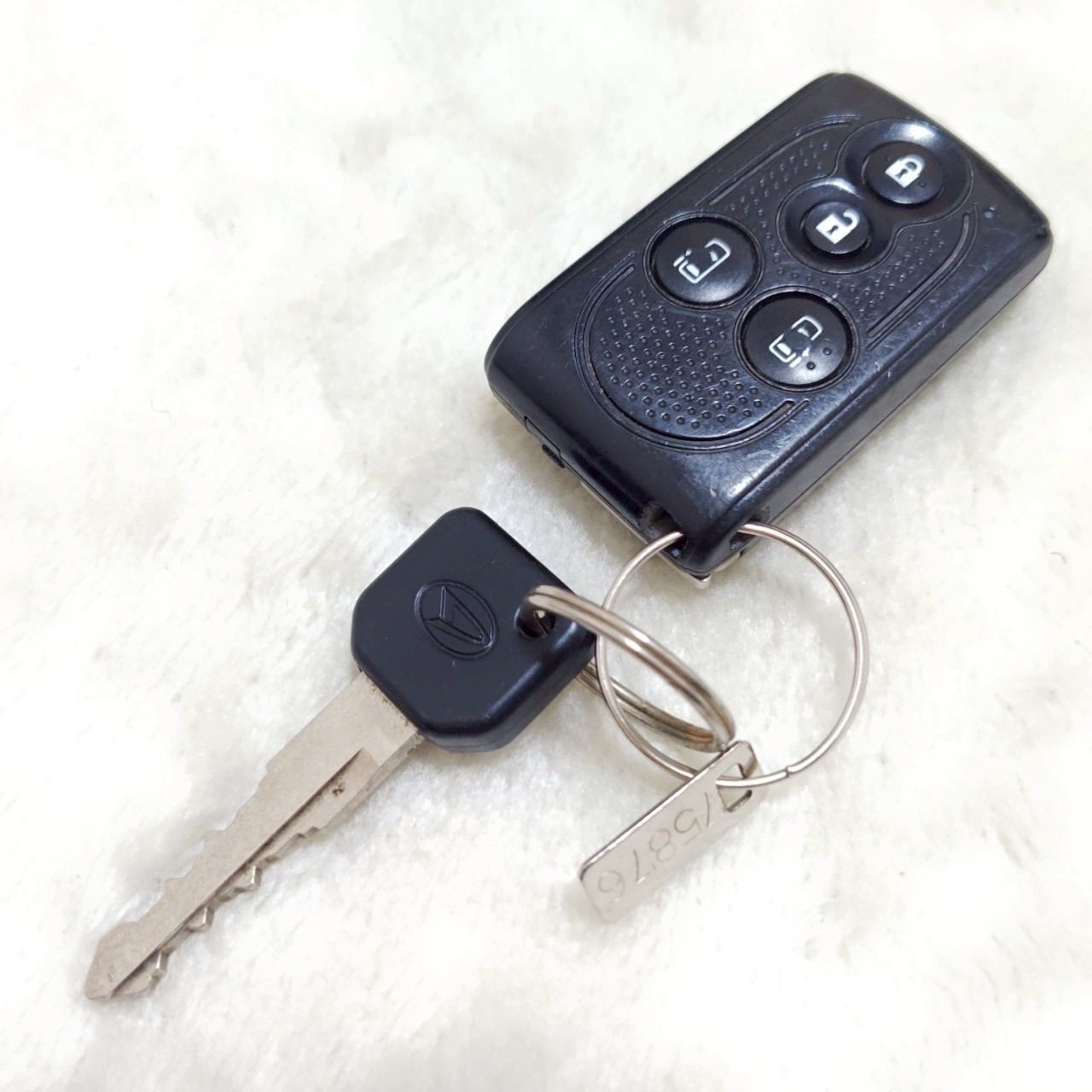 ダイハツ スマートキー DAIHATSU専用 Aタイプ シリコン スマートキーカバー 3色×3種 CC