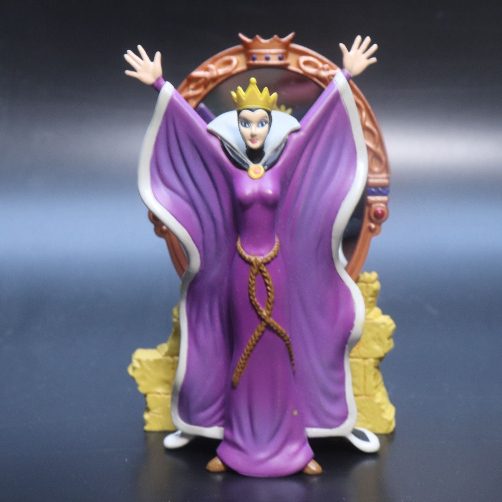 ディズニーマジカルコレクション白雪姫の女王と魔法の鏡、小人