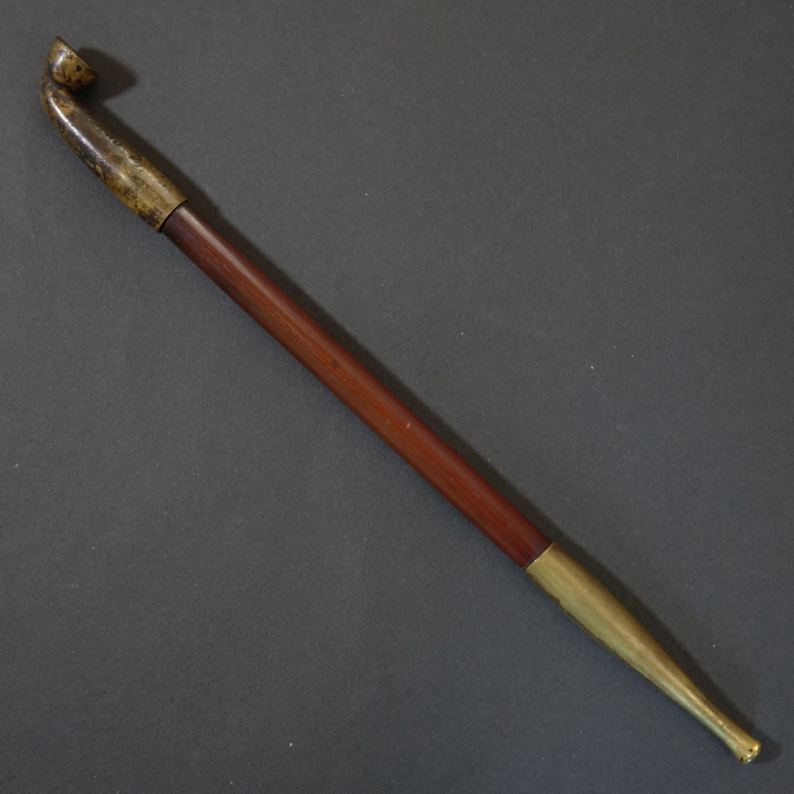 時代物 煙管 煙草入 煙管筒 金口 細工 彫刻  一式  骨董 アンティーク 煙管 煙管筒 煙草入 【 煙管 真鍮製 ／ 煙管筒 漆塗製 ／ 煙草入