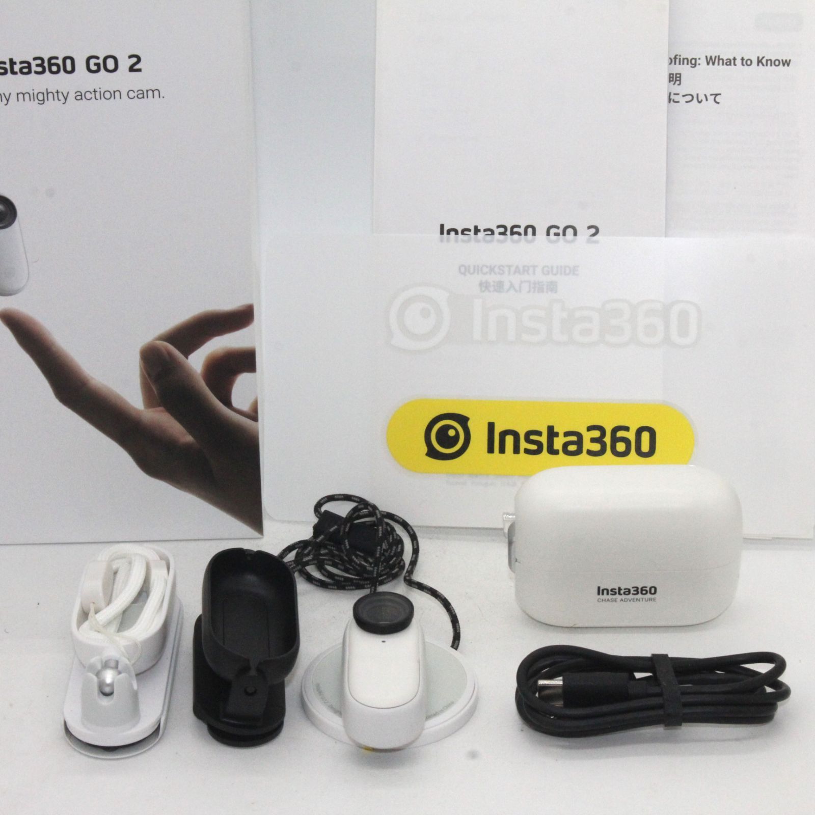 INSTA360 Go2 世界最小アクションカメラ 4m防水 - アクションカメラ