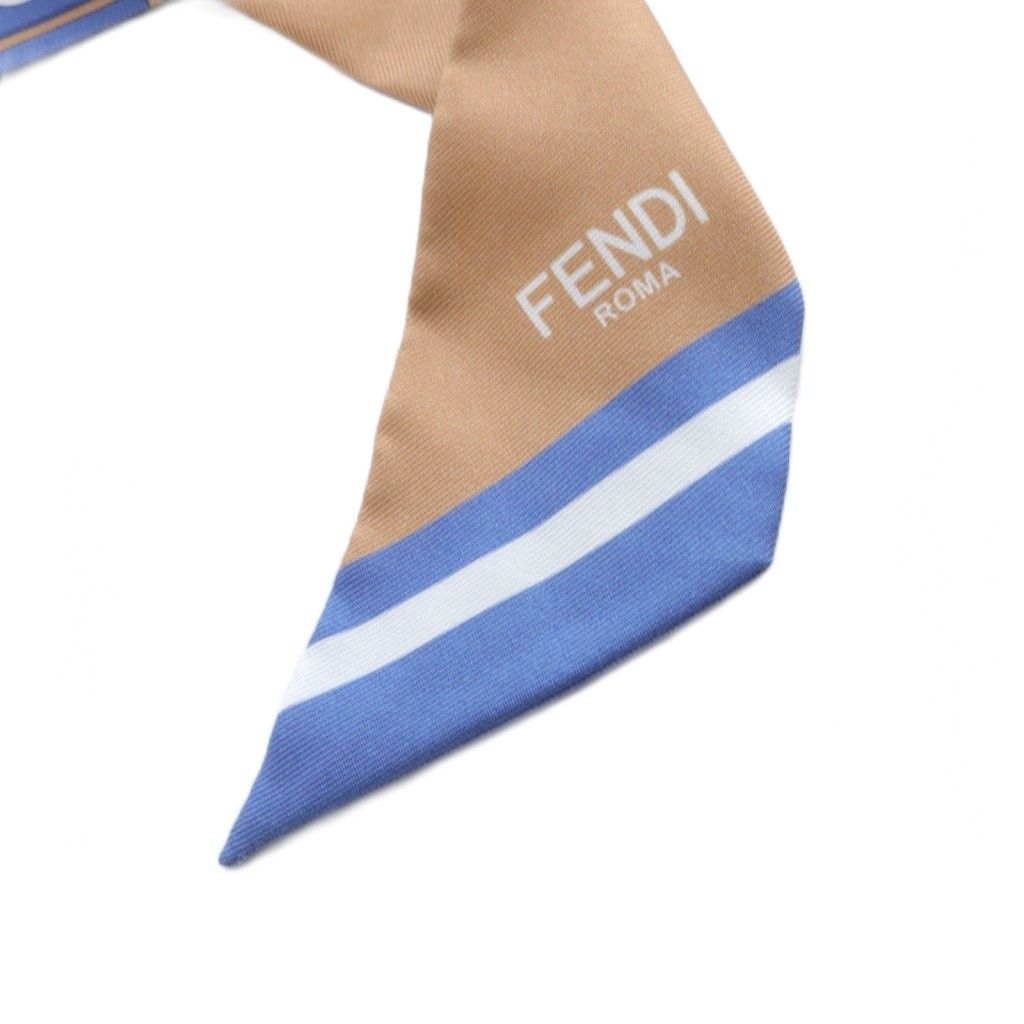 鮮やか FENDI フェンディ ブルー グリーン スカーフ ロゴ 総柄 美品 鮮やか FENDI フェンディ ブルー グリーン スカーフ ロゴ 総柄