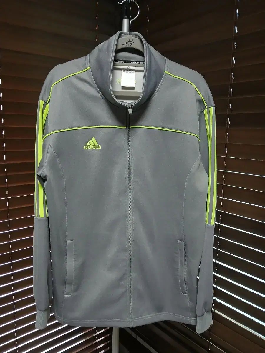 【雷市場（ポンジャン）商品韓国直送】 adidas(アディダス) メンズ トレーナー ジャケット ( L ）