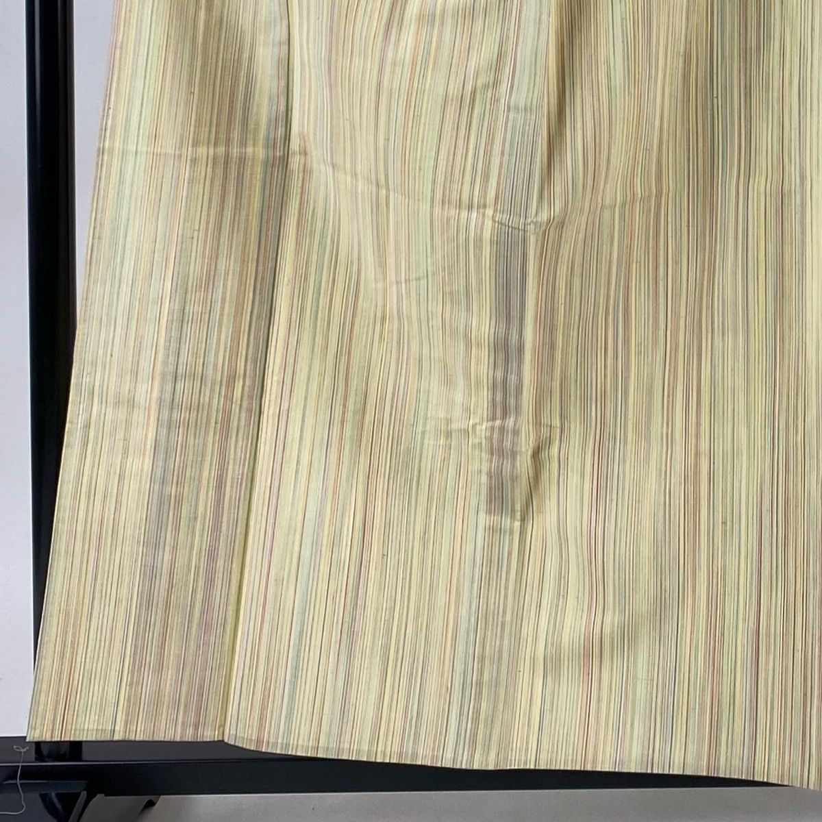 紬 身丈158cm 裄丈62.5cm S 単衣 縦縞 薄黄 正絹 美品 名品 【中古  