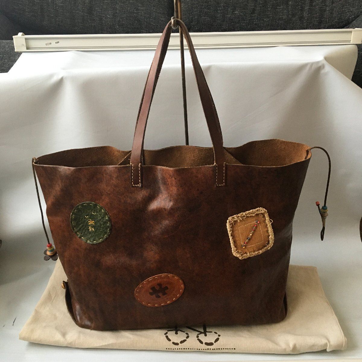 美品 HENRY CUIR（アンリークィール）大きめ レザー バッグ 肩
