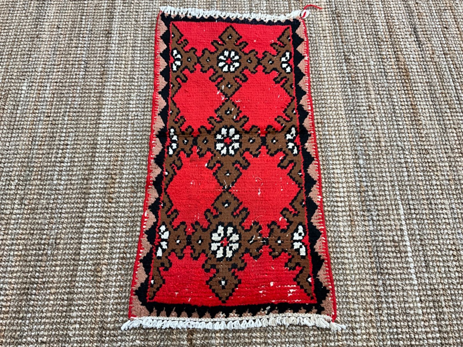 モロッコ　ハンドメイド　手織り絨毯　トライバルラグ モロッコ ハンドメイド 手織り絨毯 トライバルラグ