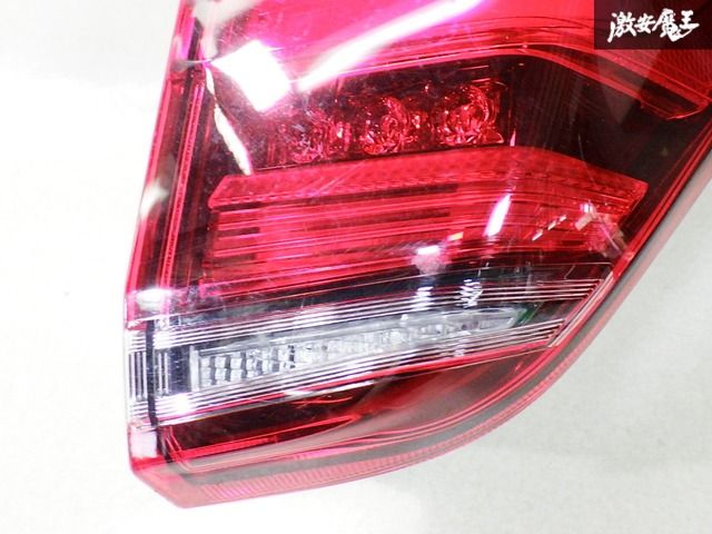 30系 アルファード, 後期 純正LEDテールランプ, トランク左側 アルファード AGH30W 後期 右トランクテールライト純正 58-81