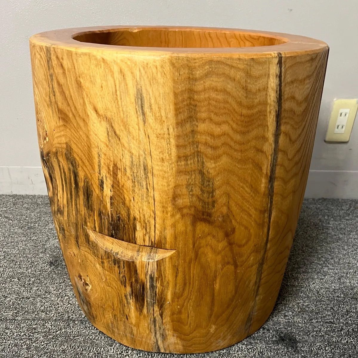 ♪ 臼 餅つき 木製 送料無料 昭和レトロ 杵は別売りです。 ♪ 臼 餅つき 木製 送料無料 昭和レトロ 杵は別売りです。 ♪ 臼 餅