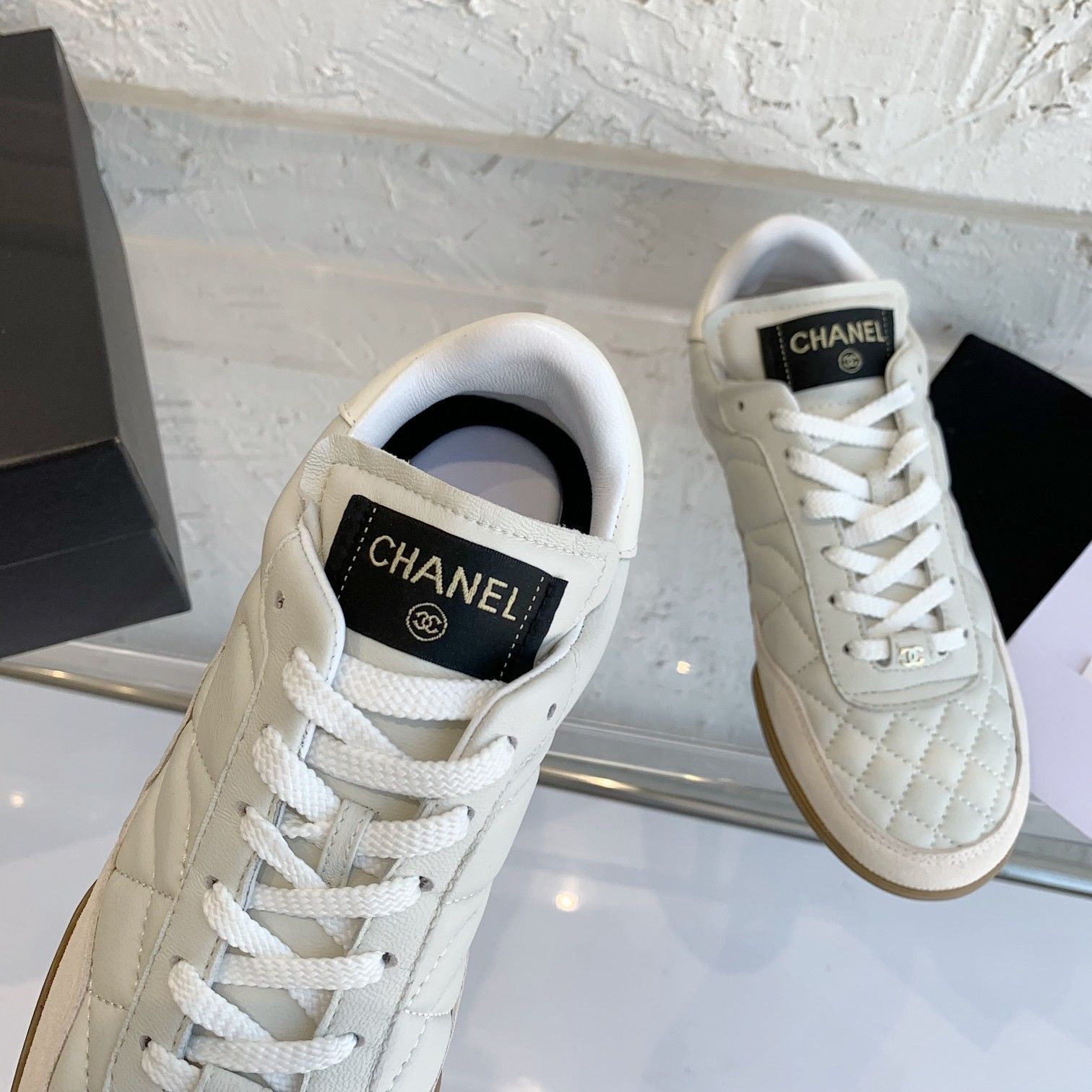 Chanel シャネル スニーカー 38 - メルカリ