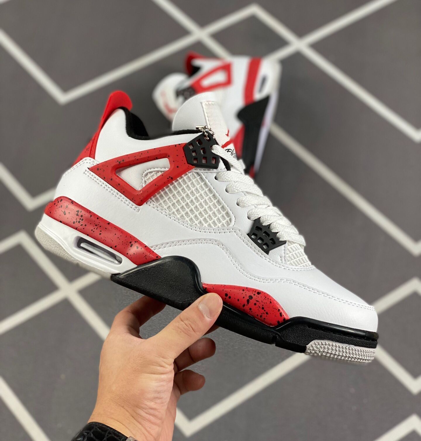 Nike Air Jordan 4 Retro ナイキ エアジョーダン4 レッド セメント ホワイトファイヤー レッド-ブラック-ナチュラル グレー  - メルカリ