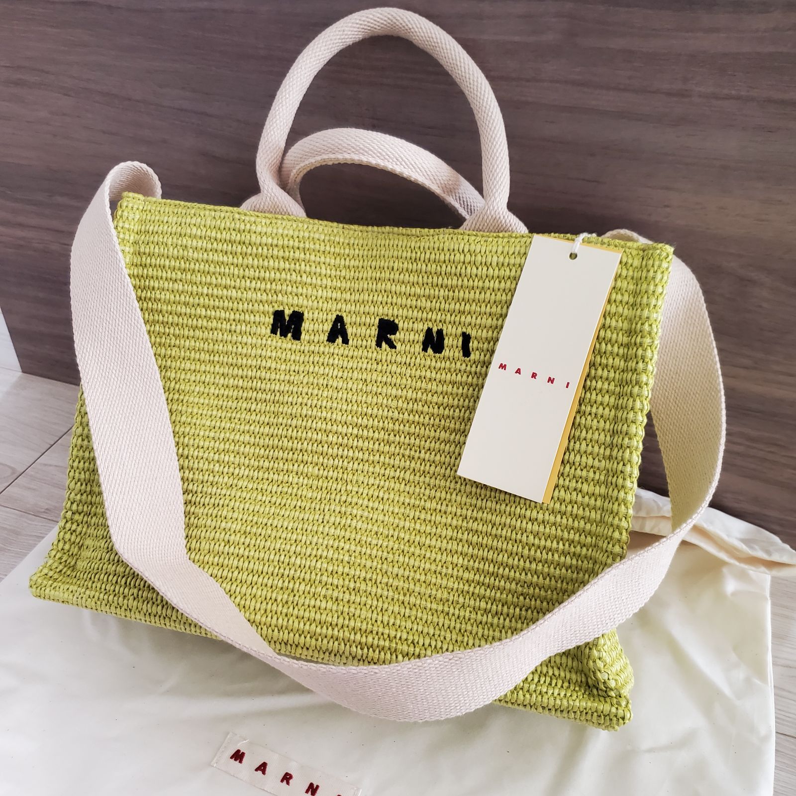 今季ブランド エルちゃん マルニ スモールトートバッグ ラフィア MARNI ...