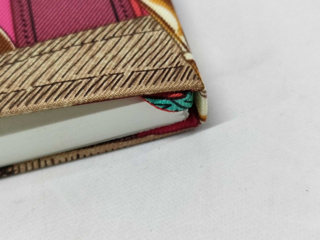 HERMES エルメス シルクツイル ノート カヴァルカドゥール 200650A 5J マルチ シルク レディース