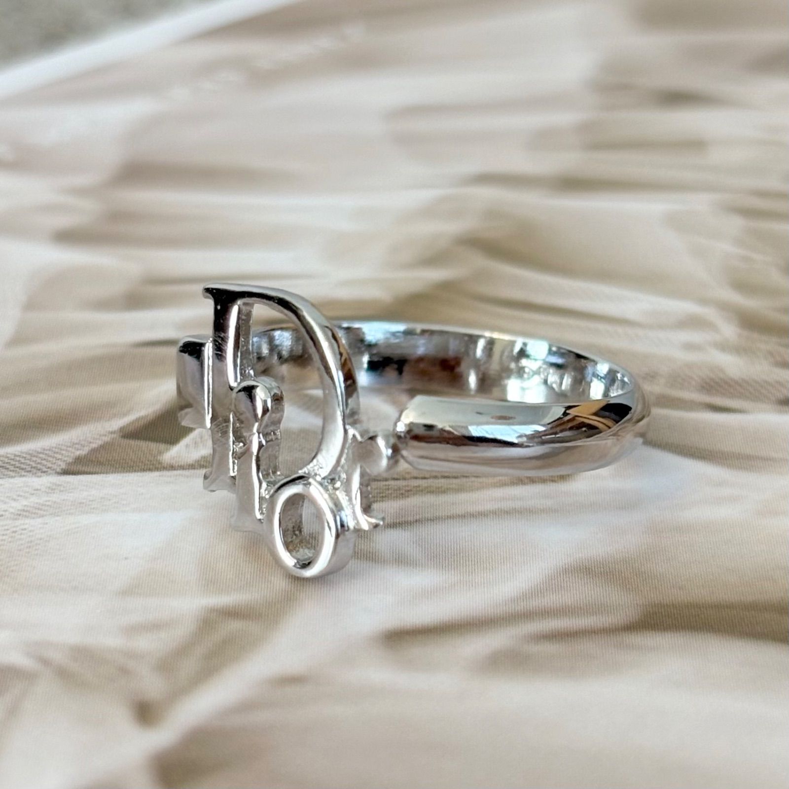 美品 Christian Dior リング 13号 ヴィンテージ 1970s 美品 Christian Dior リング 13号 ヴィンテージ 1970s - メルカリ