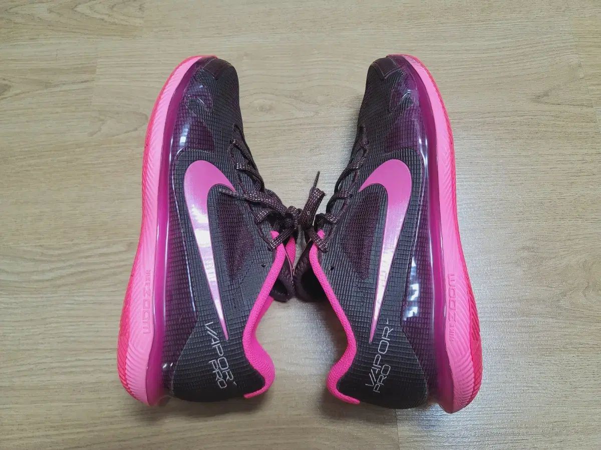 ズーム テニスシューズ