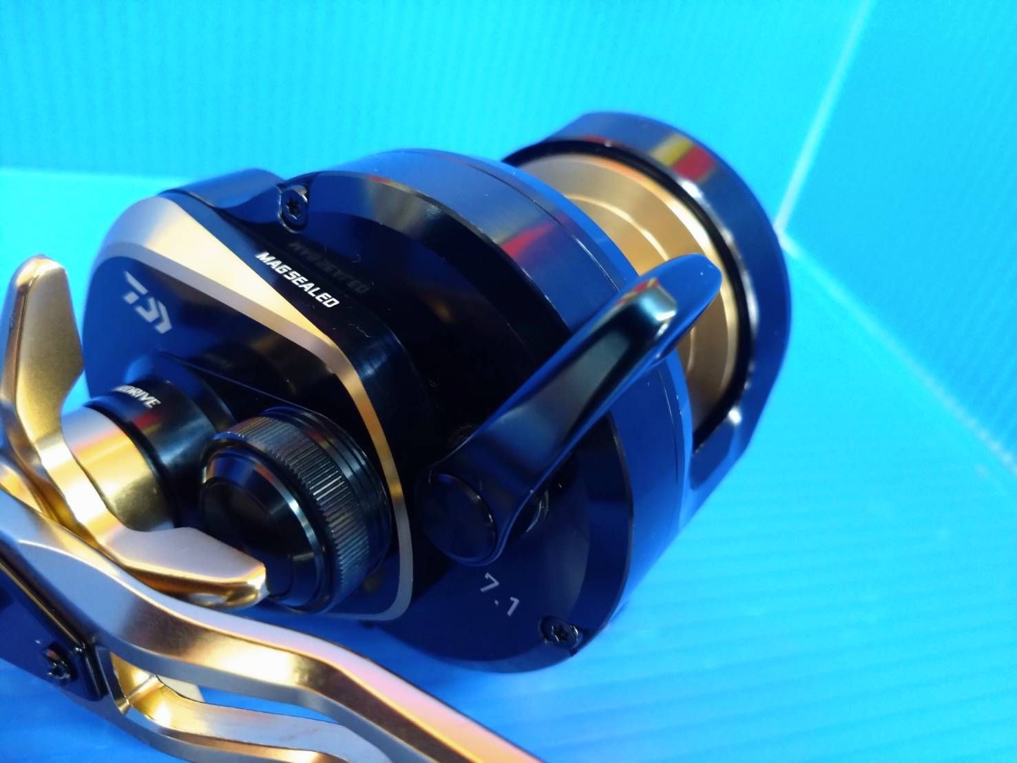 日本製 ダイワ 22ソルティガ 15HL ベイト 左巻き ジギング 美