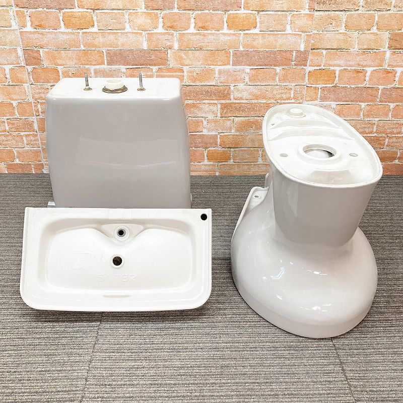 中古　TOTO　トイレ便器　洋式便器+タンク 中古】TOTO☆トイレ便器(床下排水)☆洋式便器とタンクのセット