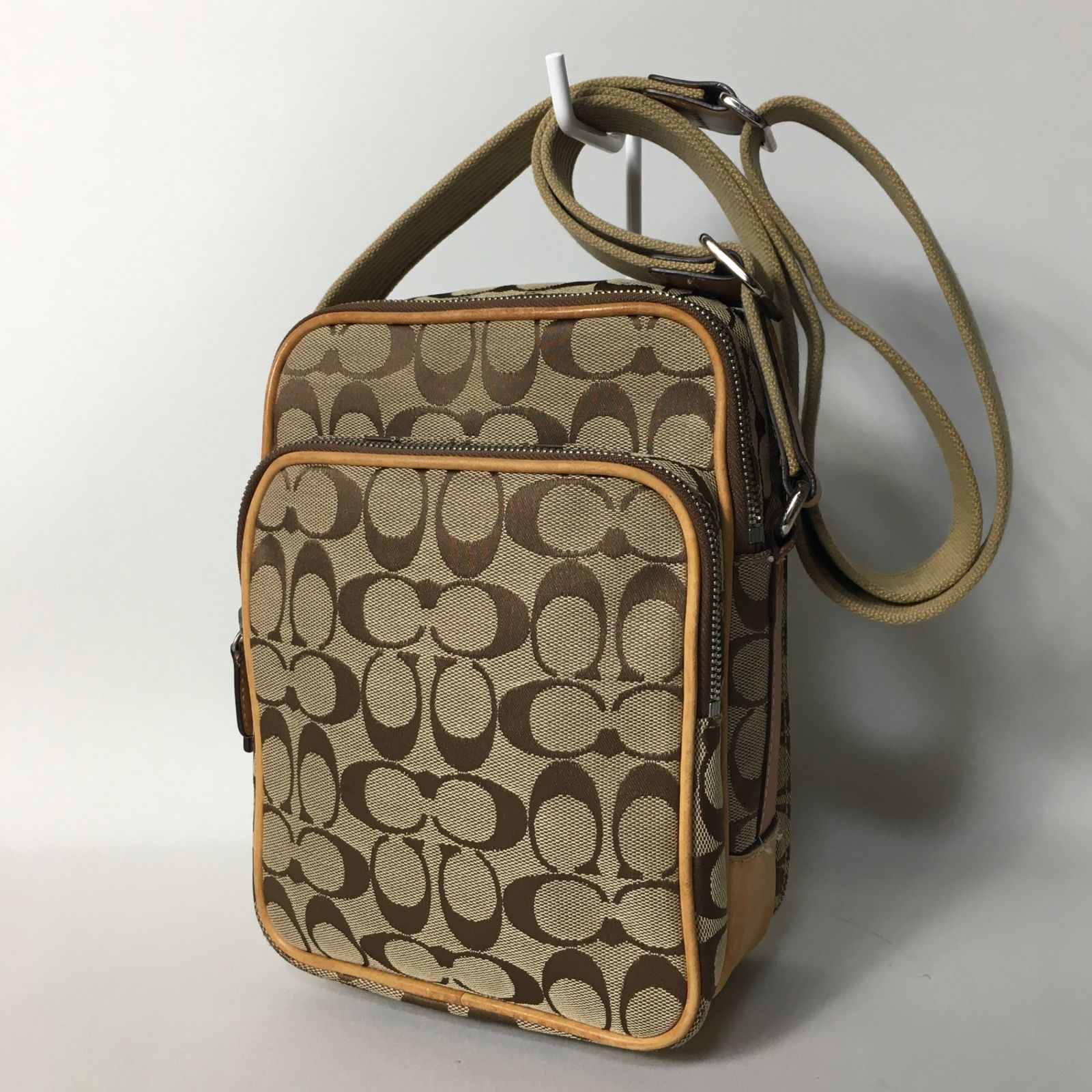 2508-148｜美品｜コーチ シグネチャー ショルダーバッグ ライトブラウン Brandol / COACH コーチ ショルダーバッグ シグネチャー カメラ