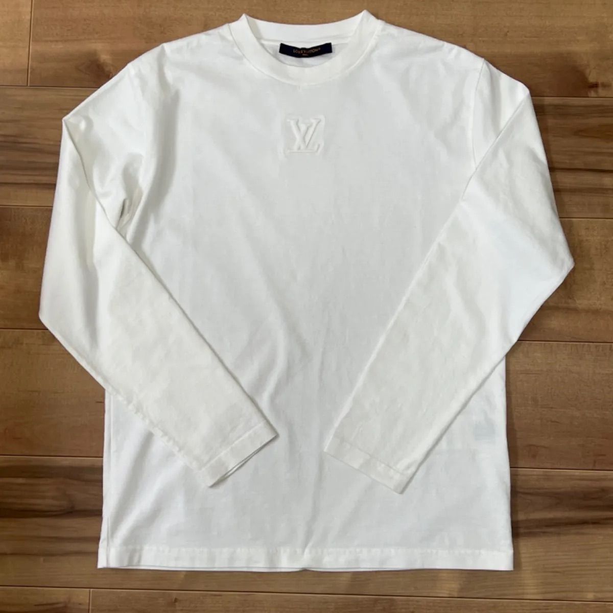 ルイヴィトン エンボスLVロングスリーブTシャツ サイズS 25SS - メルカリ