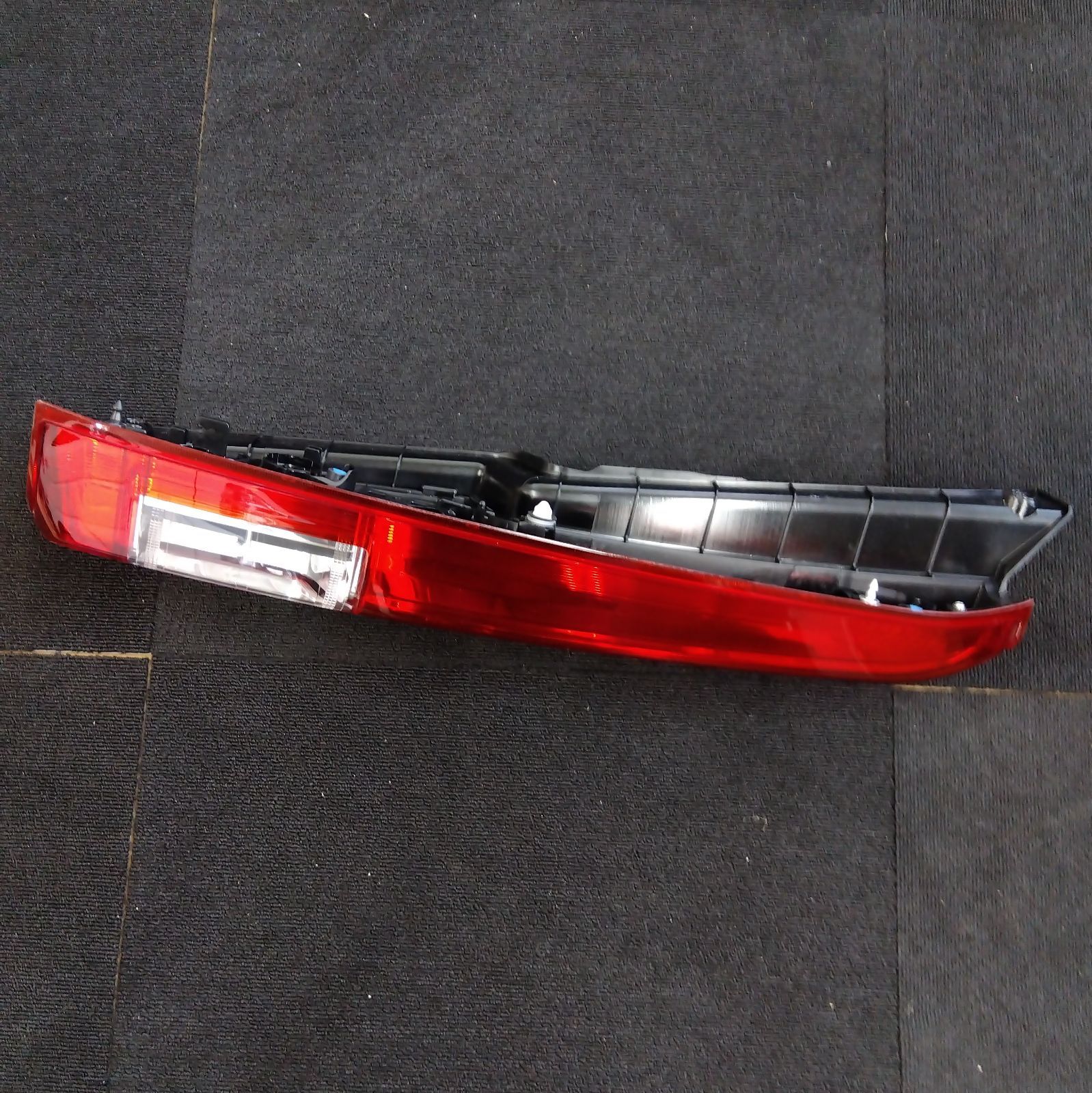 純正部品 テールランプレンズ