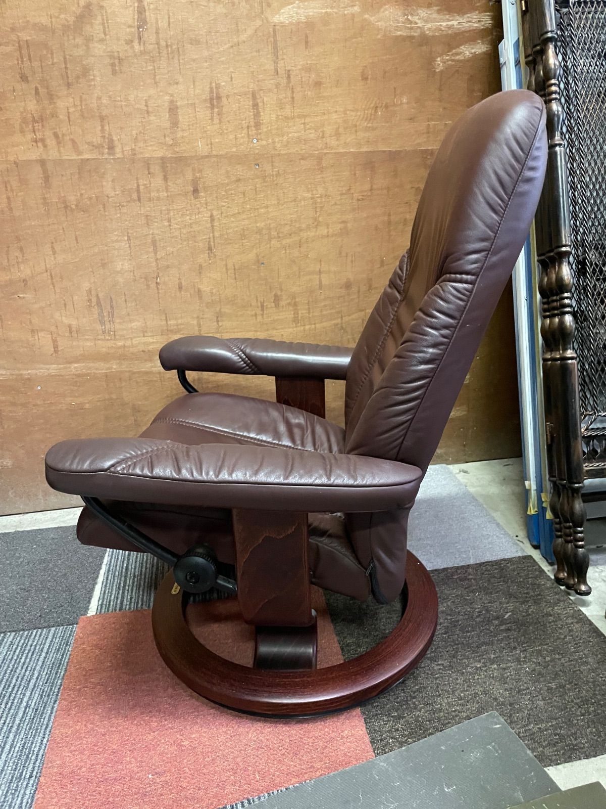 オットマン付き